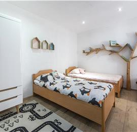 Luxury 5 Bedroom Beachfront Villa near Dubrovnik, Sleeps 11-12